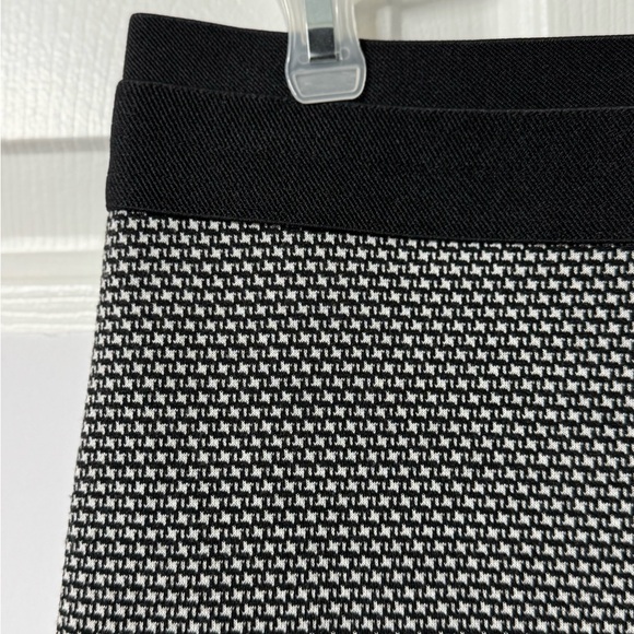 BCBG Max Azria, S, Black/White Skirt, decorative Black Elastic Waistband, NWOT - Picture 5 of 15